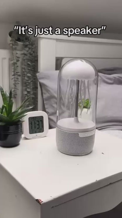Altavoz con forma de medusa y luz colorida